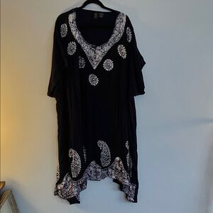 Black and White Women's Kaftan Midi